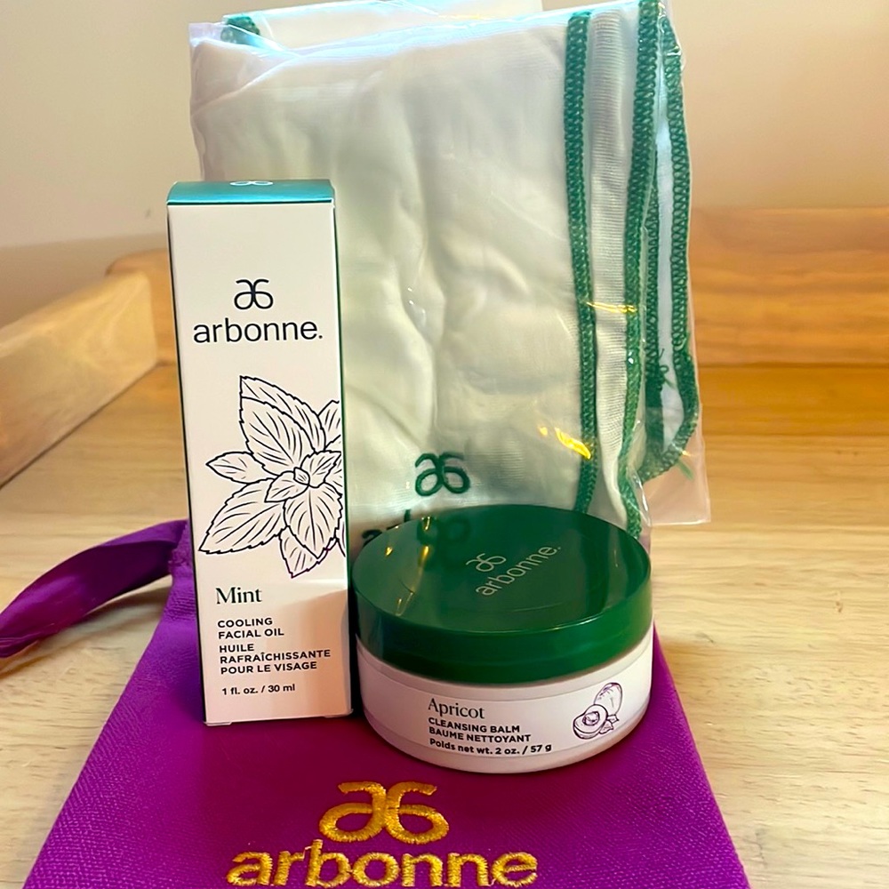 NWT Arbonne Facial Cleansing Set w/cleansing balm and facial oil.